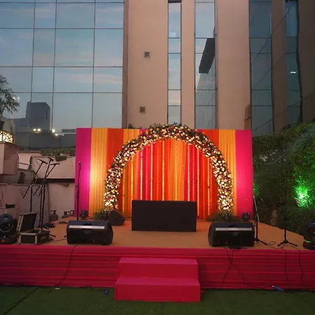 Bel-La Monde Hotel Nh8 At 6Km From Igi Airport Delhi-3